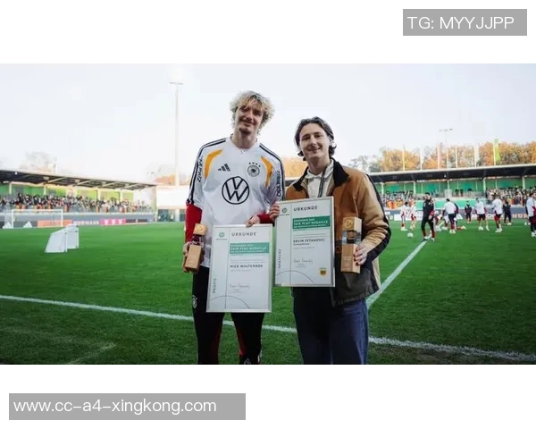 拜仁官方宣布拉姆荣获联邦功勋勋章展现足球公平竞赛精神